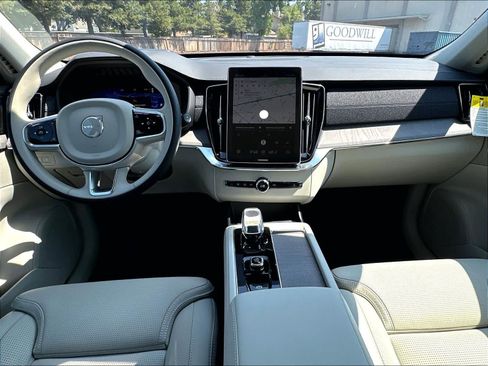 New 2026 Volvo XC90 T8 Ultra w/ Protection Package Premier AWD/4WD image 7