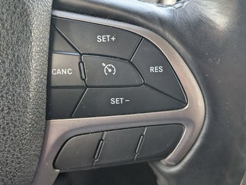 Used 2018 Jeep Grand Cherokee Altitude AWD/4WD image 14