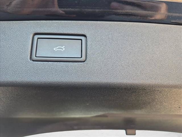 Used 2026 Volkswagen Tiguan SE FWD image 7