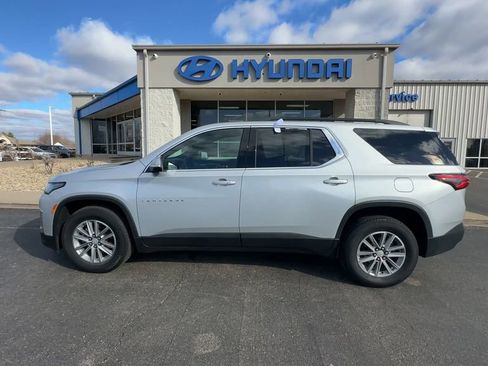 Used 2022 Chevrolet Traverse LT image 5
