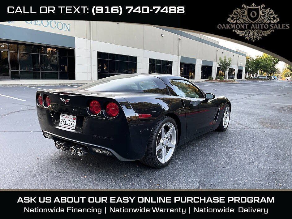 Used 2005 Chevrolet Corvette Coupe w/ Preferred Equipment Group RWD image 9