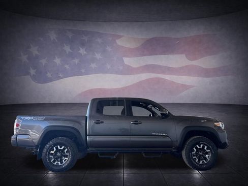 Used 2020 Toyota Tacoma TRD Off-Road w/ Technology Package AWD/4WD image 6