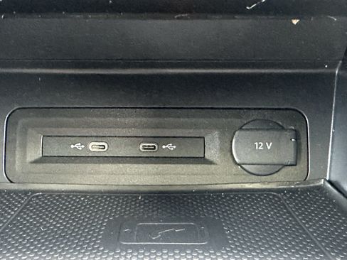Used 2022 Volkswagen Atlas SEL R-Line AWD/4WD image 30