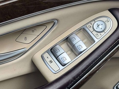 Used 2017 Mercedes-Benz S 550 4MATIC Sedan image 17
