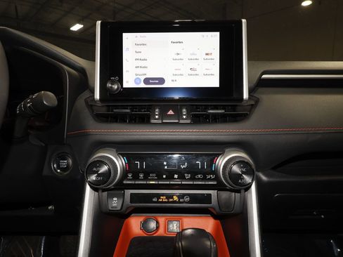 Used 2024 Toyota RAV4 Adventure image 16