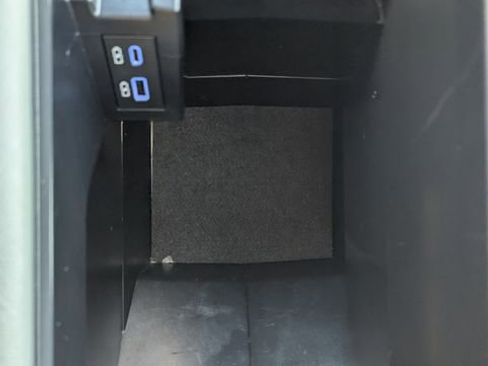 Used 2021 Toyota Sienna XLE w/ XLE Plus Package image 29