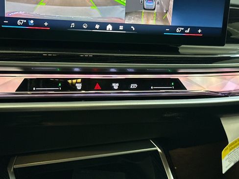 Used 2026 BMW i7 eDrive50 w/ M Sport Package image 18