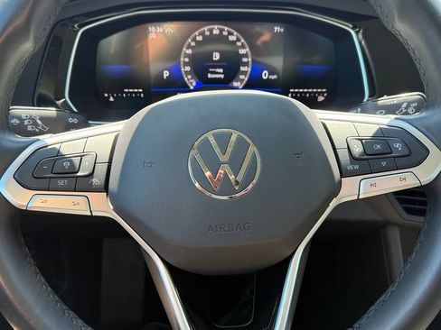 Used 2024 Volkswagen Jetta SE FWD image 31