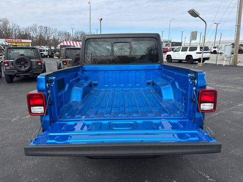 New 2026 Jeep Gladiator Sport image 17