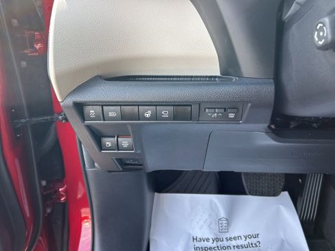 Used 2024 Toyota Sienna Platinum image 7