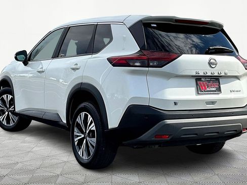 Used 2023 Nissan Rogue SV image 4