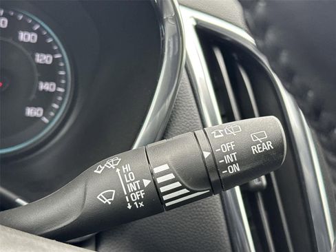 Used 2021 Chevrolet Equinox LT image 19