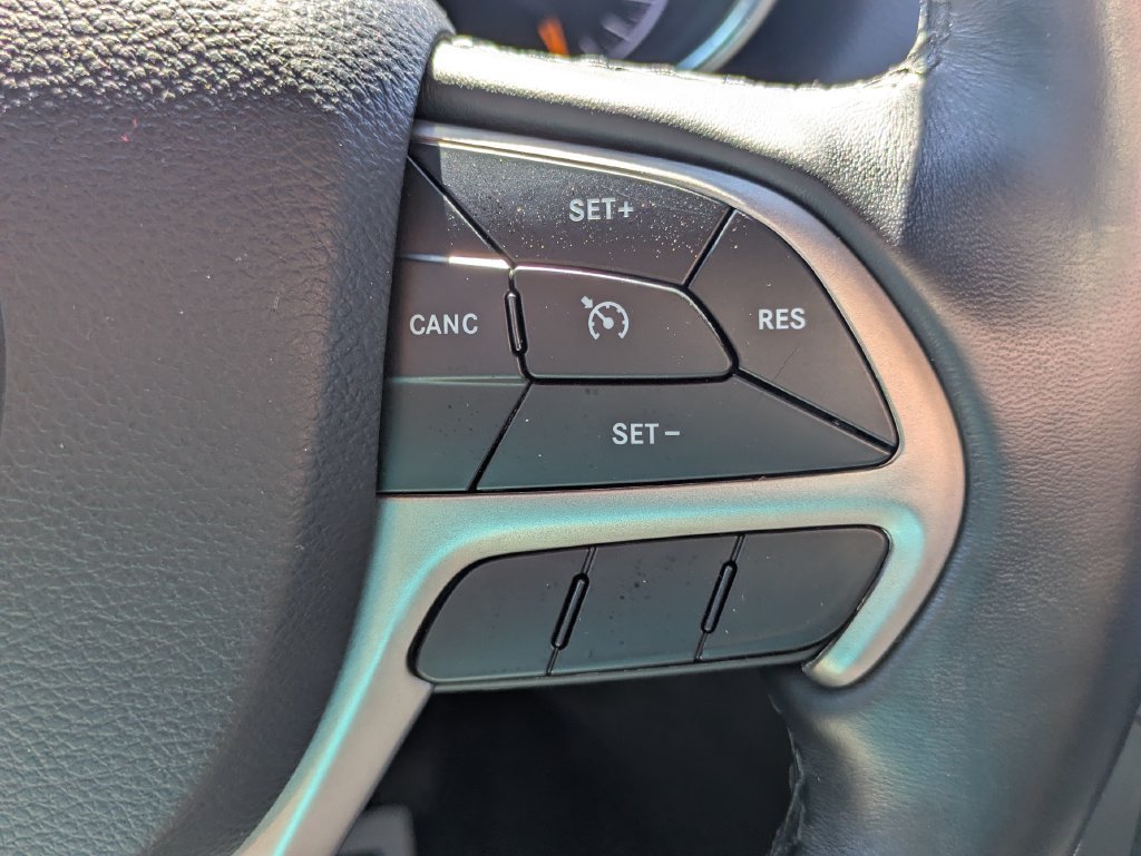 Used 2019 Jeep Grand Cherokee Altitude RWD image 13