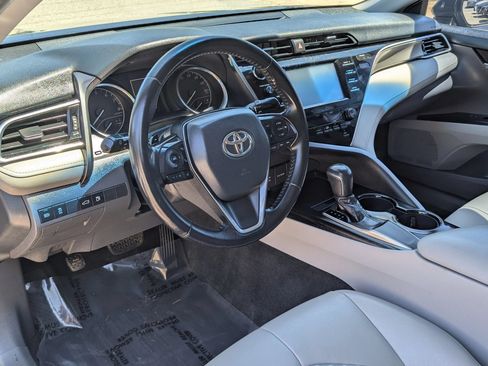 Used 2018 Toyota Camry SE FWD image 17