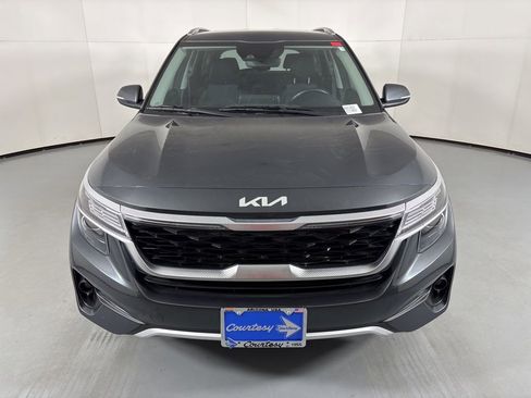 Used 2023 Kia Seltos S image 3