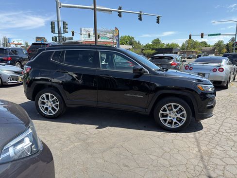 Used 2024 Jeep Compass Latitude AWD/4WD image 9