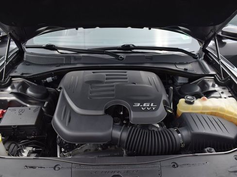 Used 2022 Dodge Charger SXT w/ Leather Interior Group image 14