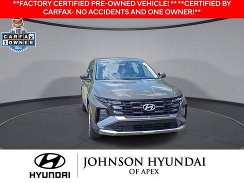 Used 2025 Hyundai Tucson SE FWD image 2