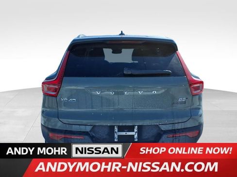 Used 2023 Volvo XC40 B5 Plus image 25