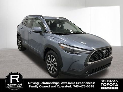 Used 2023 Toyota Corolla Cross XLE w/ Convenience Package image 10