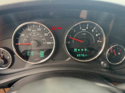 Used 2012 Jeep Wrangler Unlimited Sahara w/ Dual Top Group AWD/4WD image 14
