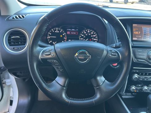 Used 2014 Nissan Pathfinder SV AWD/4WD image 13