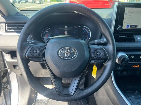 Used 2025 Toyota RAV4 LE AWD/4WD image 12