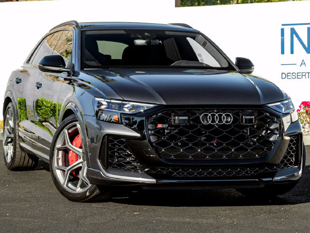 Used 2026 Audi RS Q8 performance AWD/4WD image 4