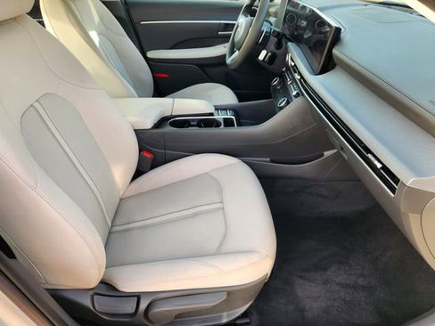 Used 2025 Hyundai Sonata SEL FWD image 14