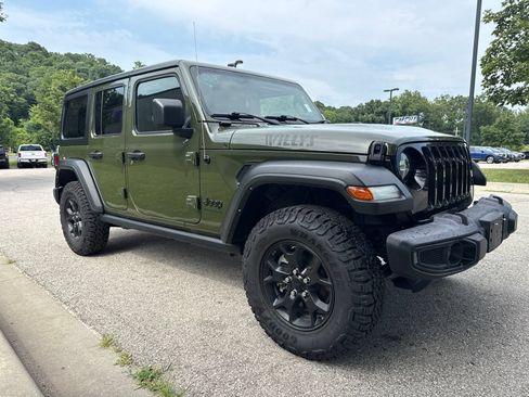 Used 2021 Jeep Wrangler Unlimited Sport AWD/4WD image 3