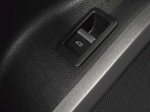 Used 2018 Audi Q5 2.0T Premium Plus w/ Premium Plus Package image 38