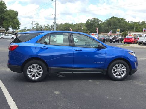 Used 2019 Chevrolet Equinox LS FWD image 4