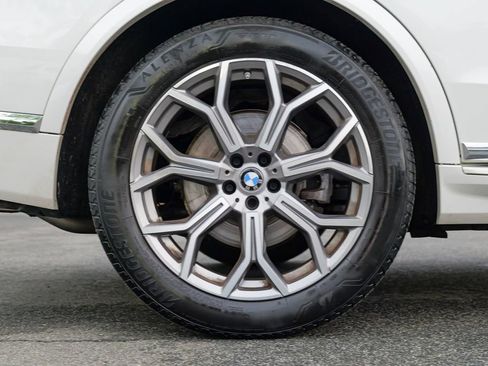 Used 2023 BMW X7 xDrive40i w/ Premium Package AWD/4WD image 13
