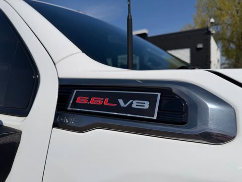 Used 2022 GMC Sierra 3500 AT4 w/ AT4 Preferred Package AWD/4WD image 19