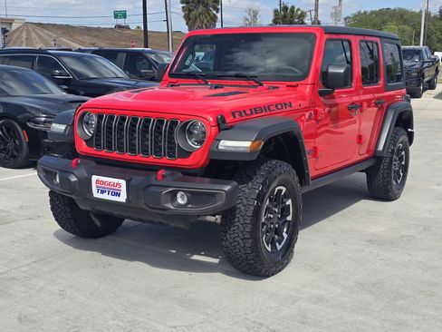 Used 2025 Jeep Wrangler Unlimited Rubicon AWD/4WD image 11