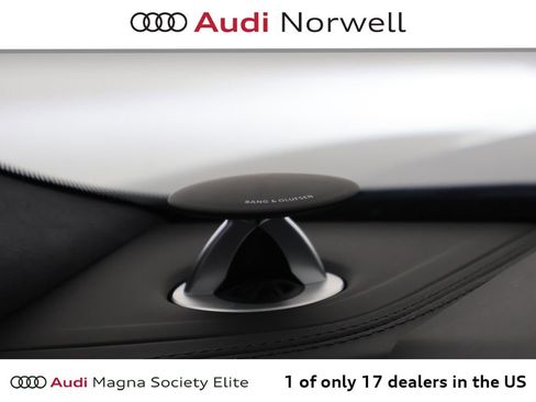 Certified 2025 Audi RS Q8 performance AWD/4WD image 10