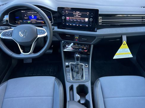 Certified 2025 Volkswagen Jetta SE image 13