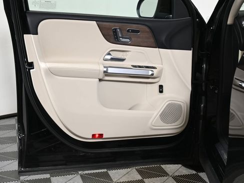 Certified 2023 Mercedes-Benz GLB 250 4MATIC image 28