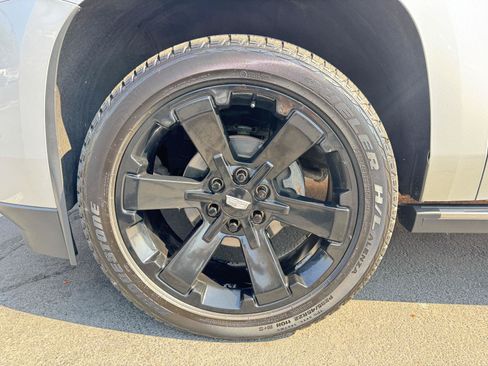 Used 2018 Cadillac Escalade Premium Luxury AWD/4WD image 9