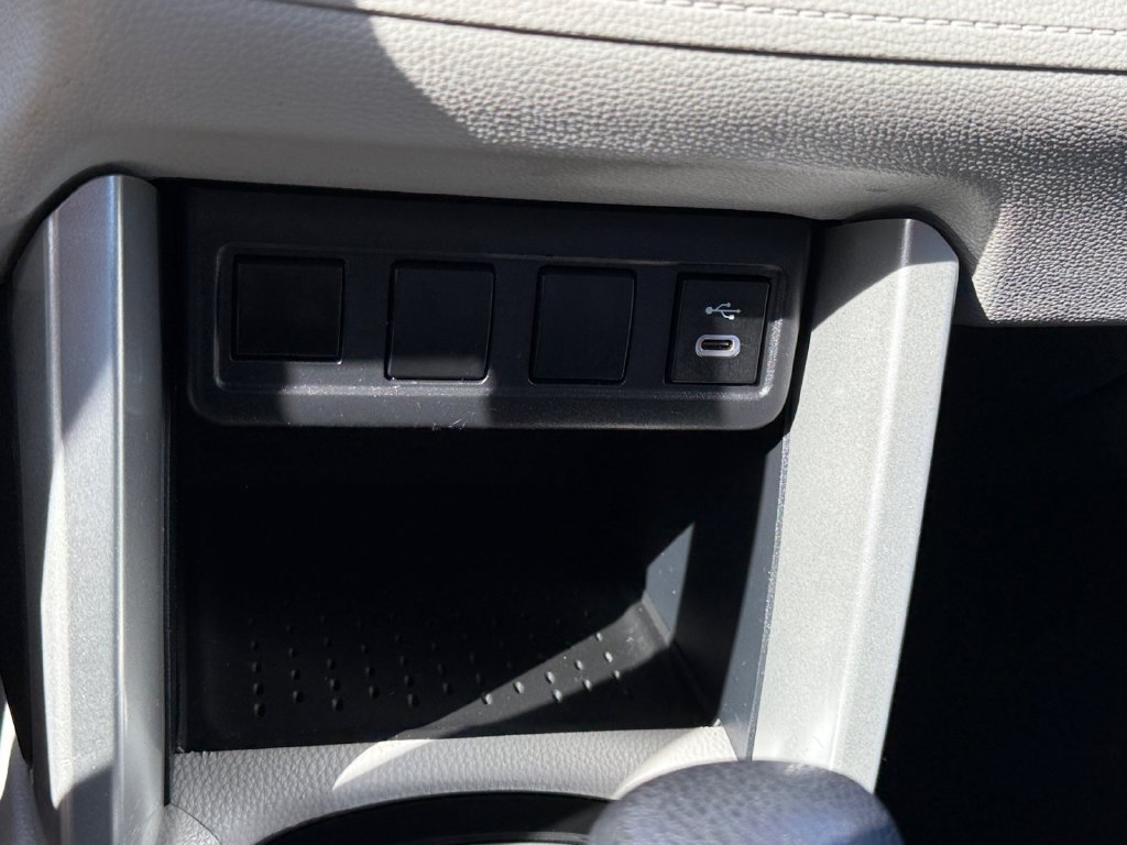 Used 2023 Toyota Corolla Cross L AWD/4WD image 33