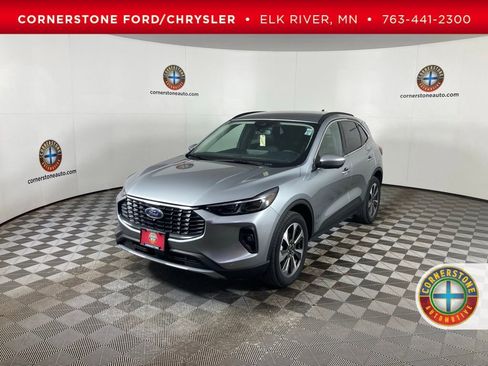 Used 2024 Ford Escape Platinum image 1