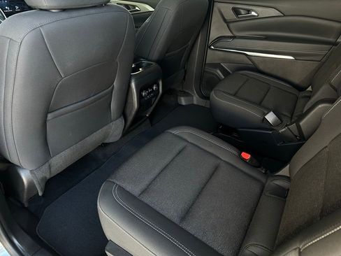 Certified 2025 Chevrolet Traverse LT image 16