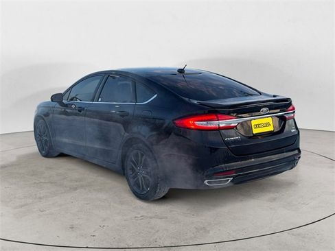 Used 2018 Ford Fusion SE w/ Equipment Group 201A image 3