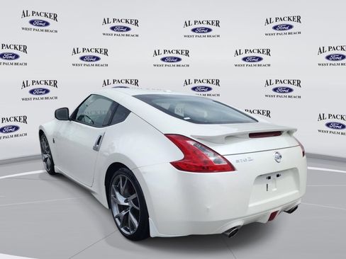 Used 2014 Nissan 370Z Touring w/ Sport Package RWD image 3