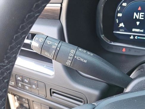 Used 2023 Chevrolet Tahoe LT w/ Luxury Package image 16