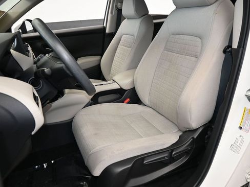 Used 2023 Honda HR-V LX image 10