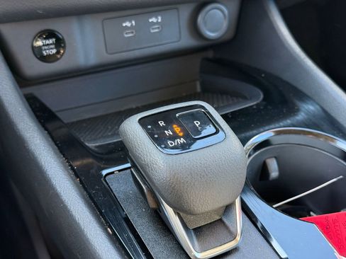 Certified 2025 Nissan Rogue SV image 21