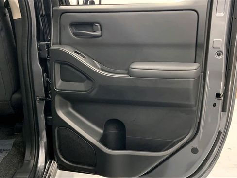 Used 2024 Nissan Frontier S image 12