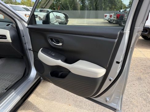 Used 2023 Honda HR-V EX-L image 11