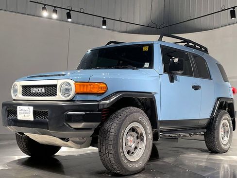 Used 2014 Toyota FJ Cruiser 4WD image 19